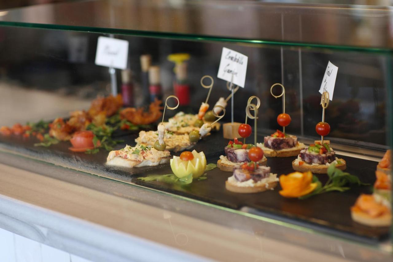 Pure Salt Garonda - Adults Only Hotel Плая де Палма Екстериор снимка Pintxo tapas