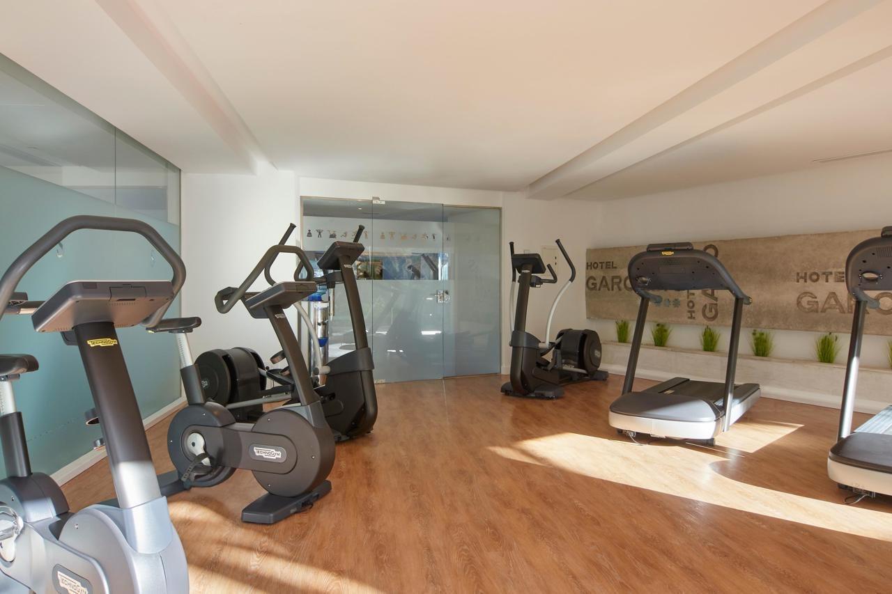 Pure Salt Garonda - Adults Only Hotel Плая де Палма Екстериор снимка The gym at the hotel
