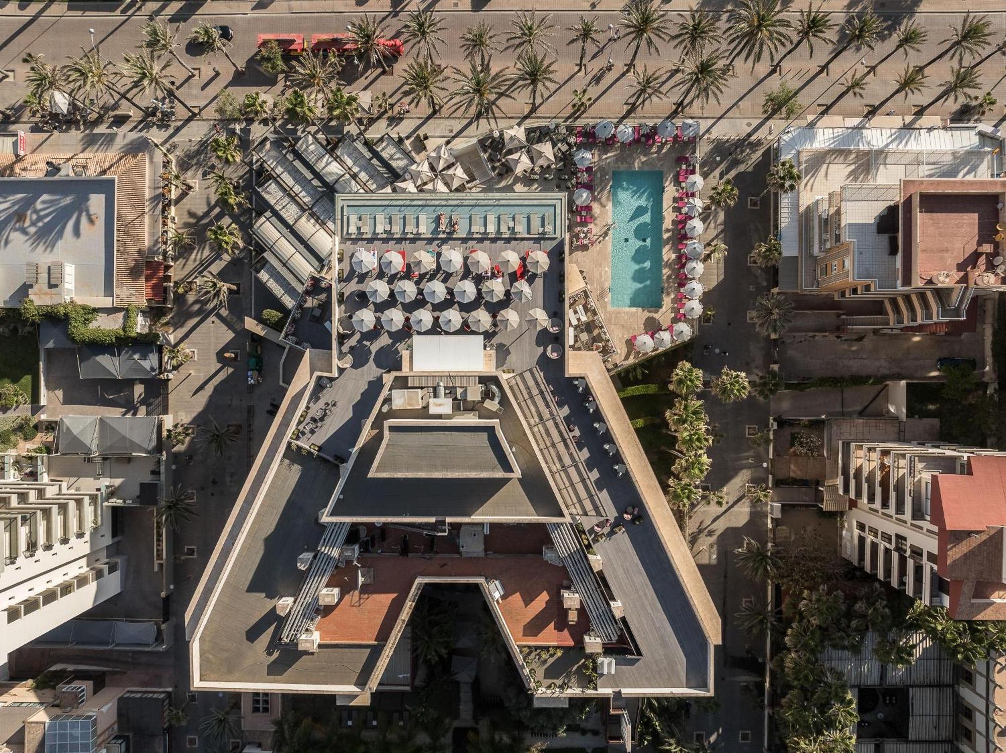 Pure Salt Garonda - Adults Only Hotel Плая де Палма Екстериор снимка The rooftop pool at the W Hollywood